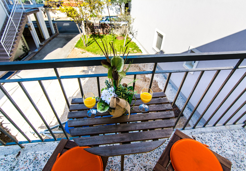 smještaj za četiri biograd